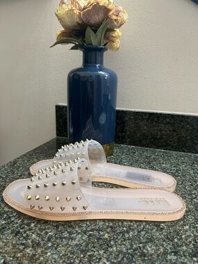 Nicole Miller Fonzie Gold Studded Sparkle Jelly Sandals Shoe Size 11